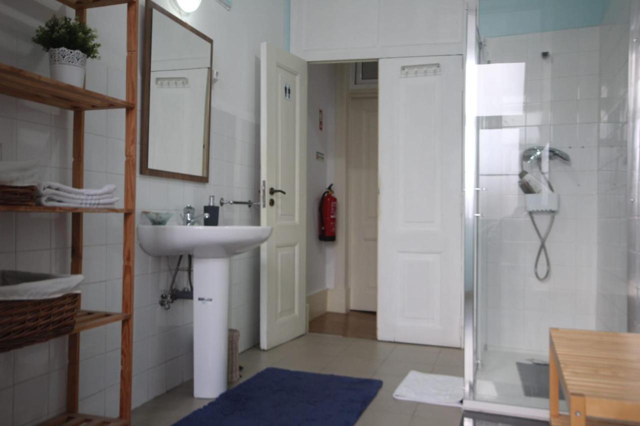Romantic Chiado 7 -Private Small Single Room With No Outside Window Lissabon Exterior foto